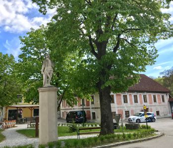 Dorfplatz von Weiten